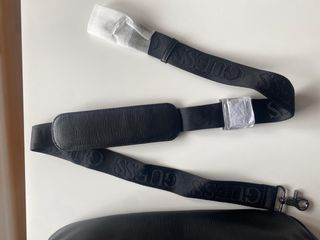 Maletín Guess Negro Correa Ajustable