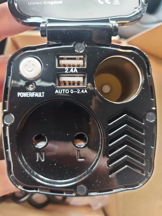 Convertitore di alimentazione per auto BESTEK