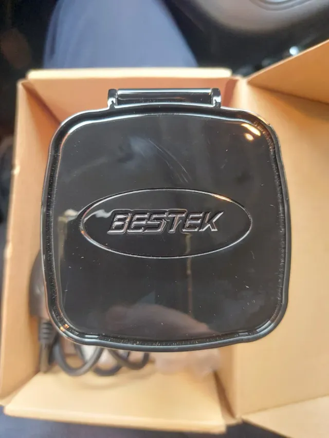 Convertitore di alimentazione per auto BESTEK