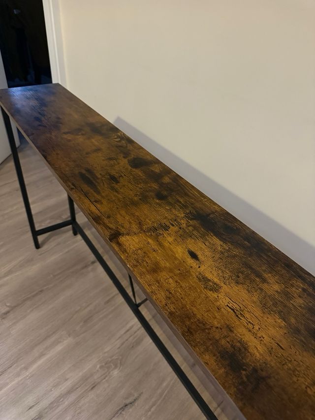 Recibidor estilo industrial madera y metal