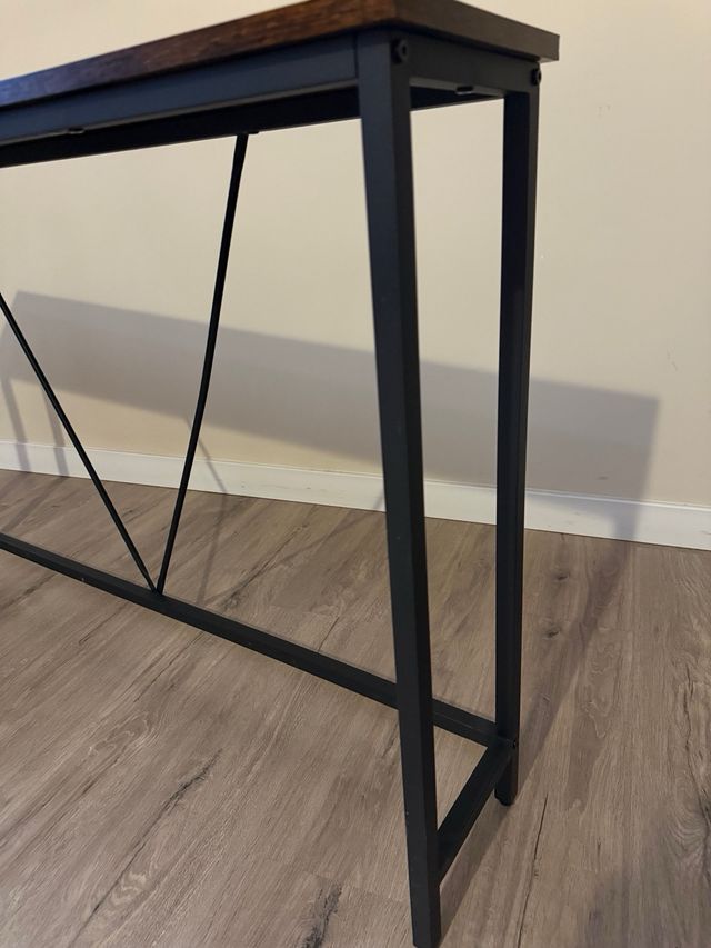 Recibidor estilo industrial madera y metal