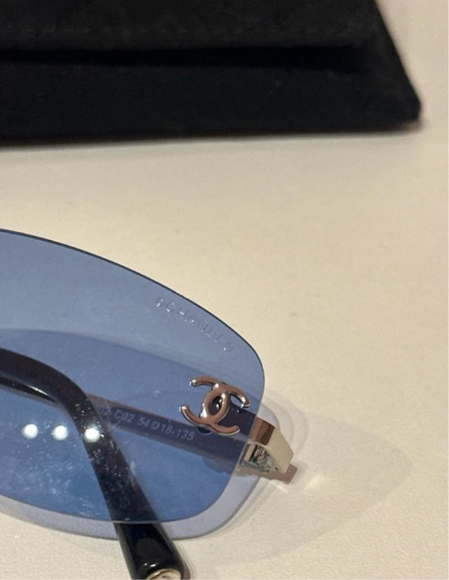 Gafas de sol Chanel azules y plateadas