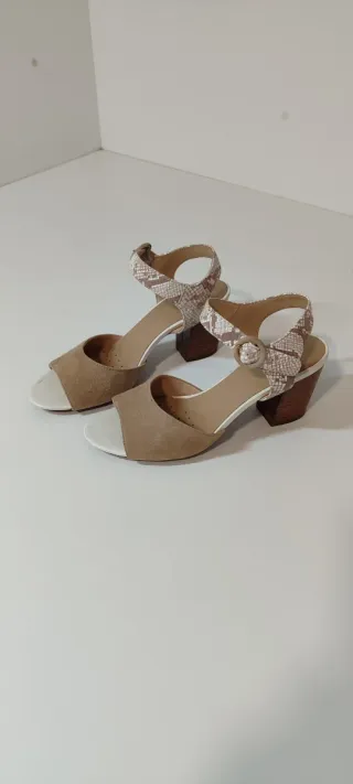 Sandalias Geox Beige y Marrón Talla 38