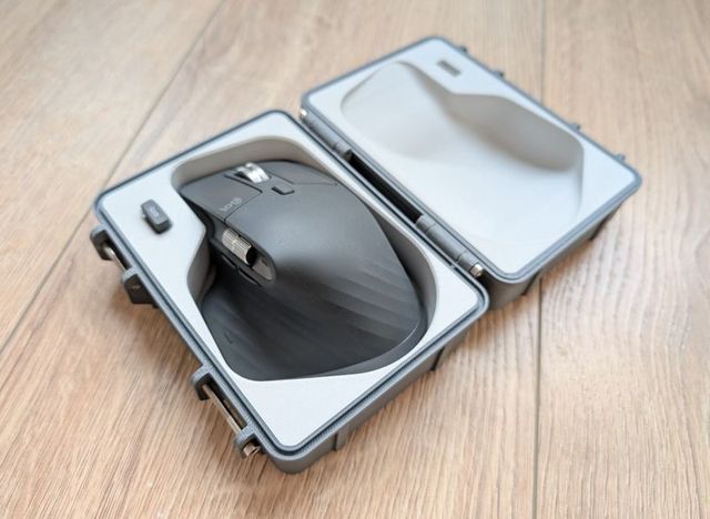 Estuche Logitech MX Master 3/S Gris