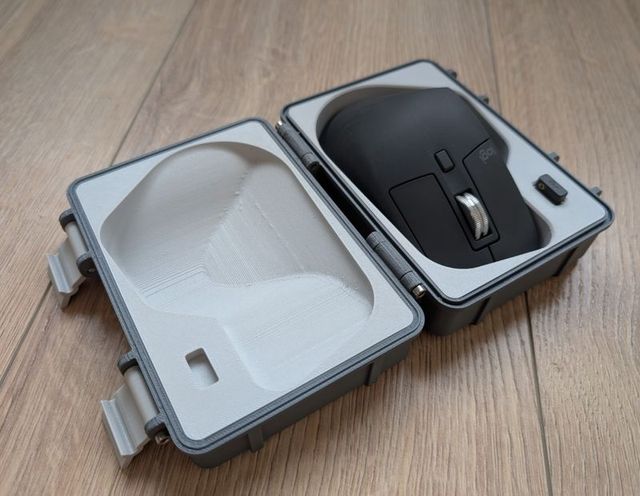 Estuche Logitech MX Master 3/S Gris