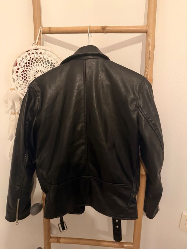 Cazadora efecto piel H&M