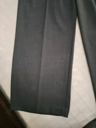 Pantalón gris Mango