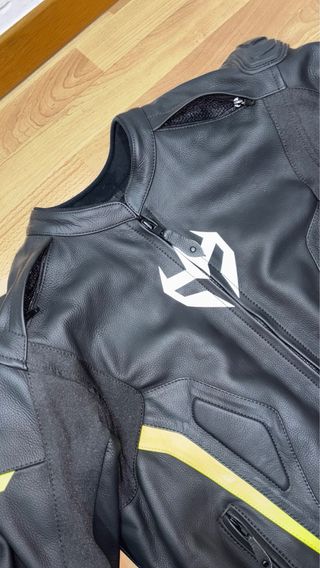 A ESTRENAR CHAQUETA MOTO ARMURE