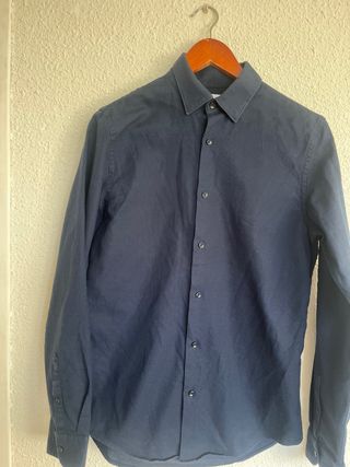 Camisa azul de manga larga