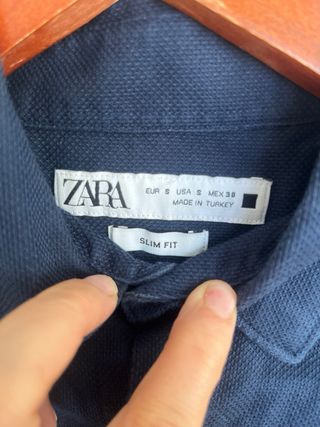 Camisa azul de manga larga