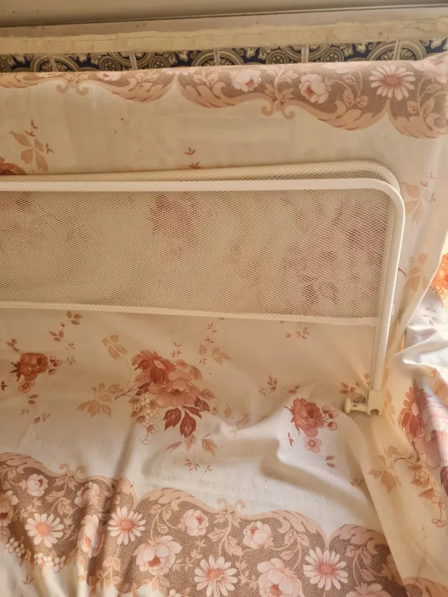 Barra de seguridad para cama