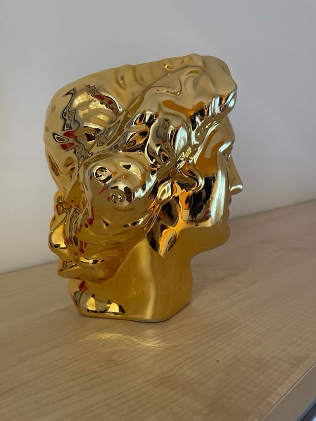 Jarrón Cabeza Dorada Doiy