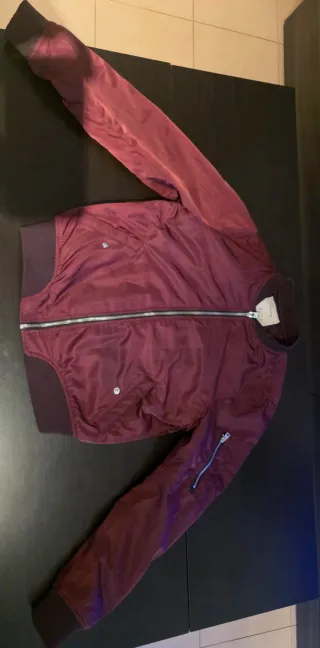 Cazadora Pull&Bear Talla M Granate