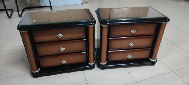 Mesitas de noche y cómoda madera y cristal