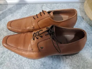 Zapatos de vestir de piel marrón