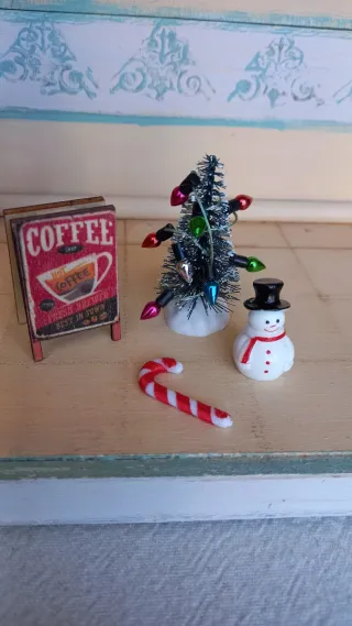 Miniature natalizie per casa delle bambole