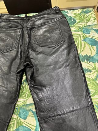 Pantalón de Piel Negro Talla 42
