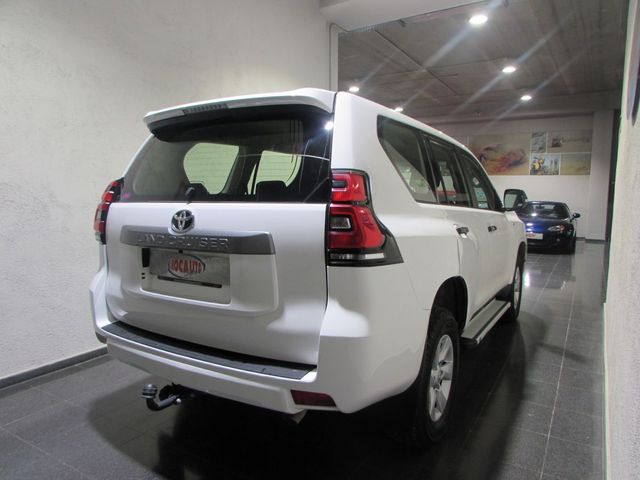Toyota Land Cruiser 2,8 D4.D GX KDJ-150