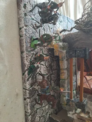 Vecchissimi soldatini in metallo