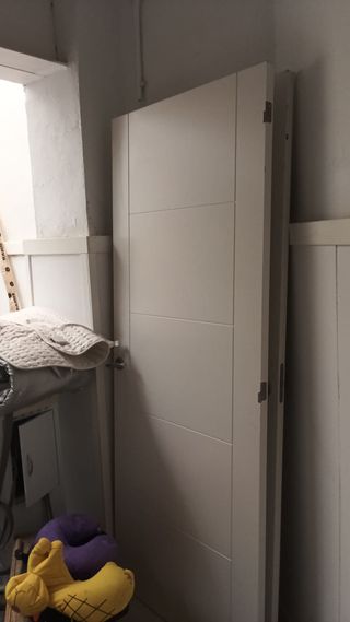 Puerta interior blanca moderna