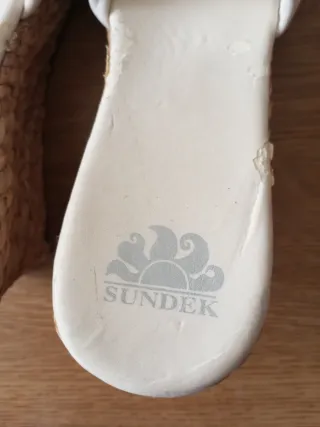 Ciabatte Skechers bianche con fiocco