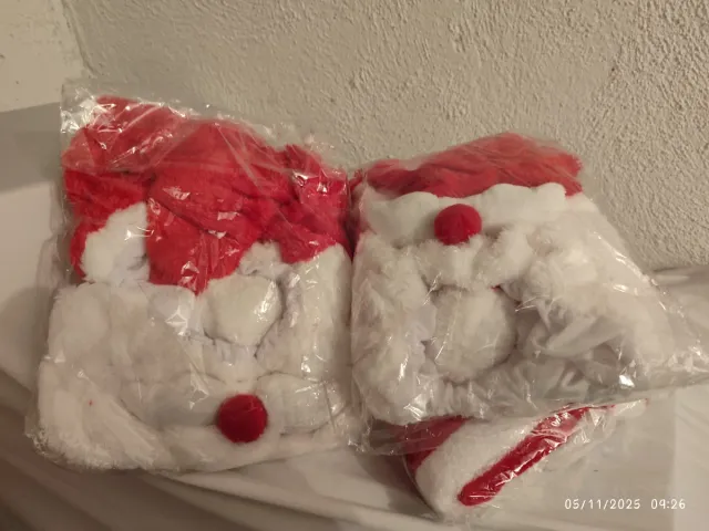 Capa Navideña Roja con Capucha