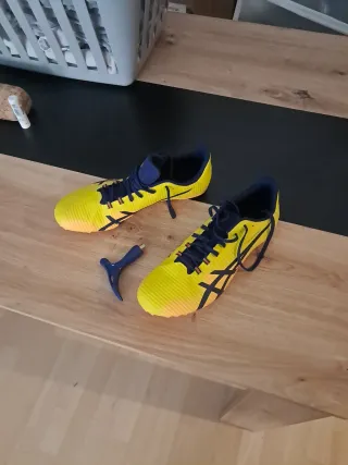 Zapatillas Atletismo de clavos Asics Talla 42