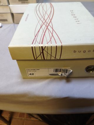 Sandalias Bugatti Naranja y Blanco