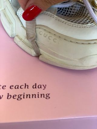 Zapatillas Gucci con pedrería