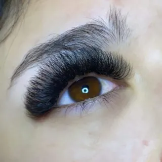 Servicio de pestañas pelo a pelo a domicilio