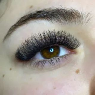 Servicio de pestañas pelo a pelo a domicilio