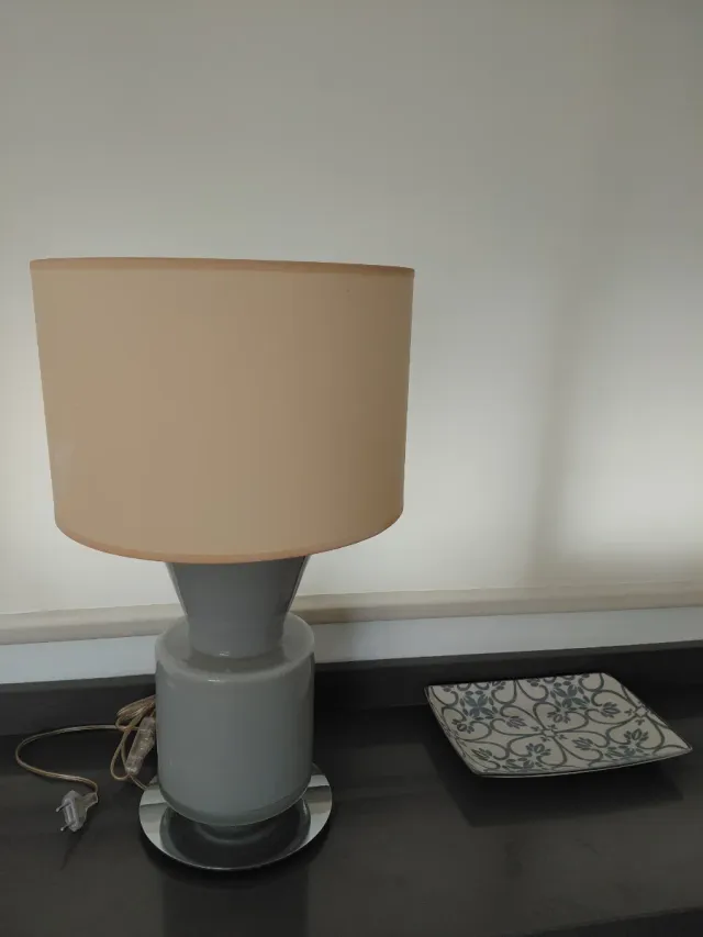 Lámpara de mesa diseño cristal y metal