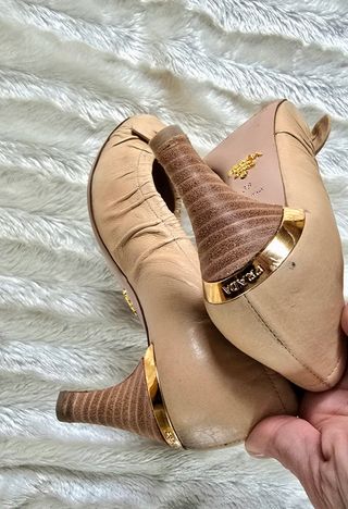 Tacones Prada color nude T. 38