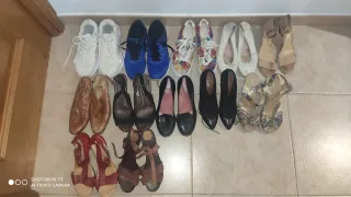 Lote de zapatos variados.El lote entero 25€
