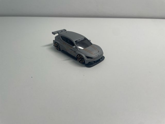 Auto Hot Wheels 2 Silver. Prezzo variabile