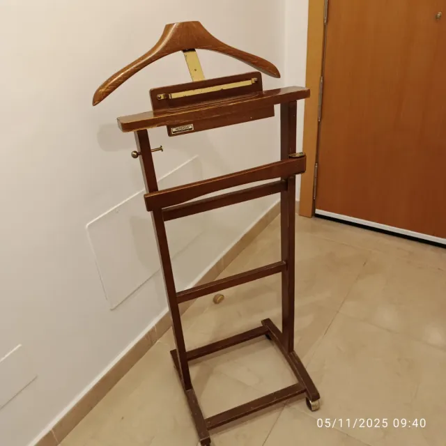 Galan de pie Herdasa antiguo