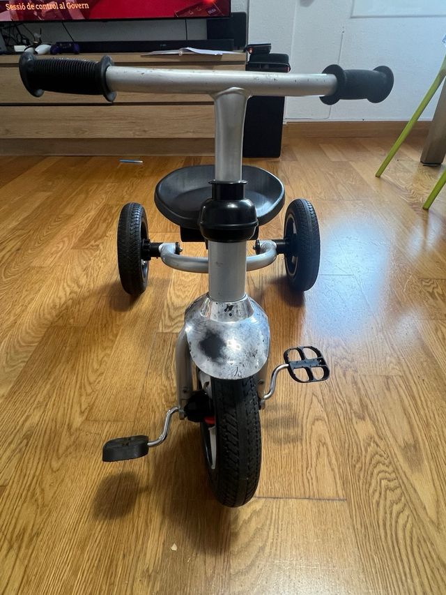 Triciclo infantil metálico