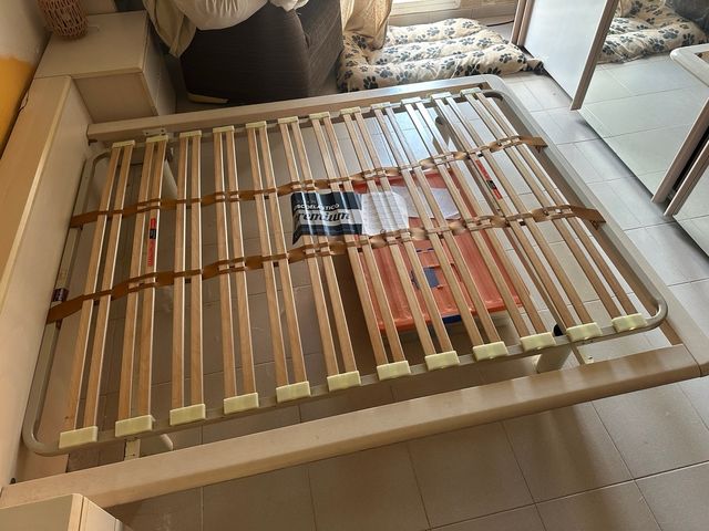 Somier de madera y metal