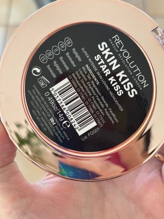 Set pennelli e illuminante Makeup Revolution