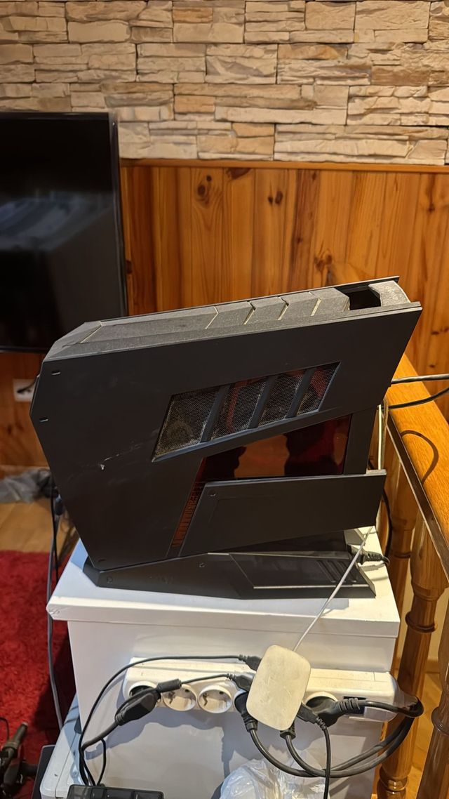 Ordenador MSI Negro/Rojo