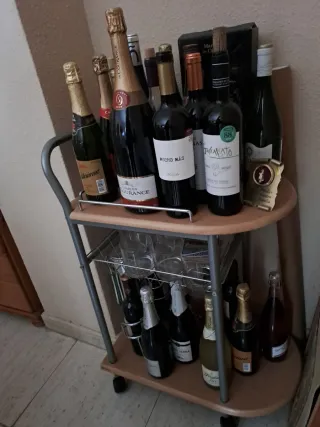 Tavolo da bar con ruote