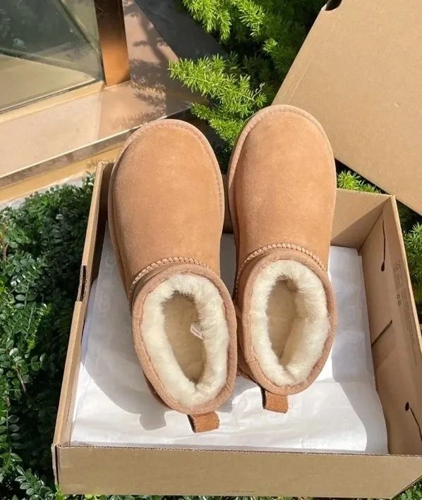 Botas UGG Mini Marrón Nuevas