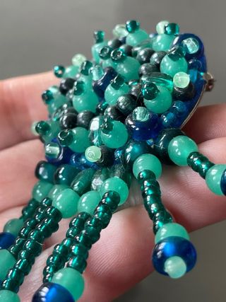 Spilla artigianale vintage perline blu e verdi