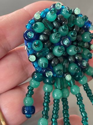 Spilla artigianale vintage perline blu e verdi