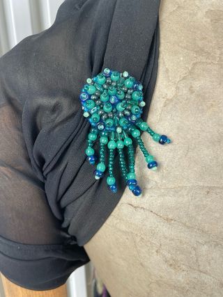 Spilla artigianale vintage perline blu e verdi