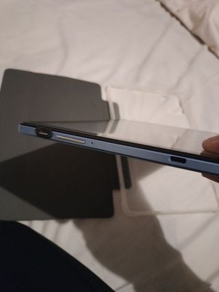 Tablet  con Funda Gris