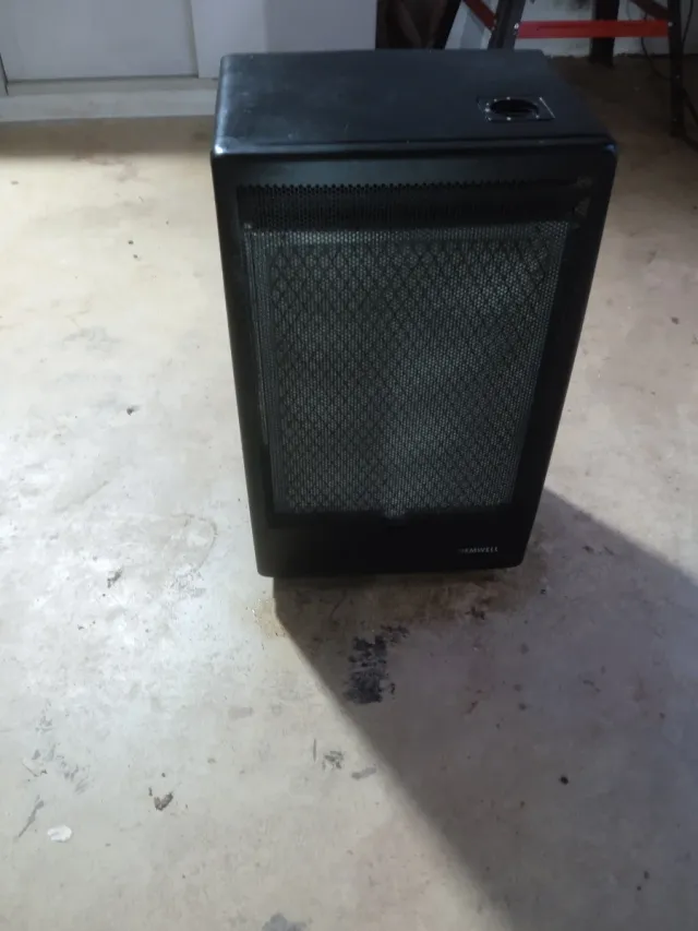 Estufa de gas butano negra