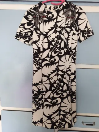 Vestido Zara floral blanco y negro