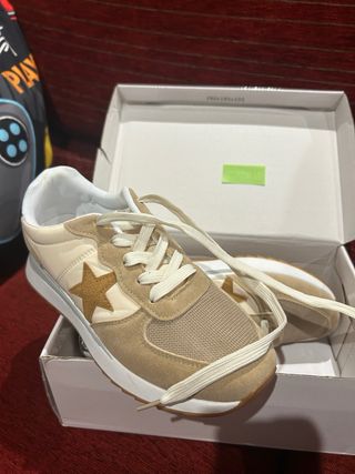 Zapatillas beige y doradas mujer talla 37