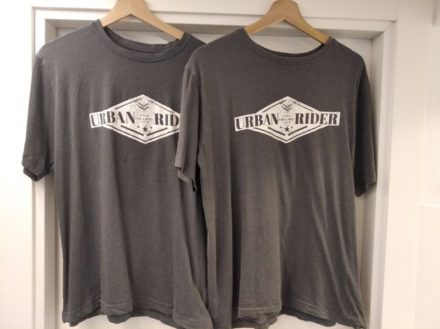 2 T-Shirts Urban Rider Tamanho M Cinza como novas.